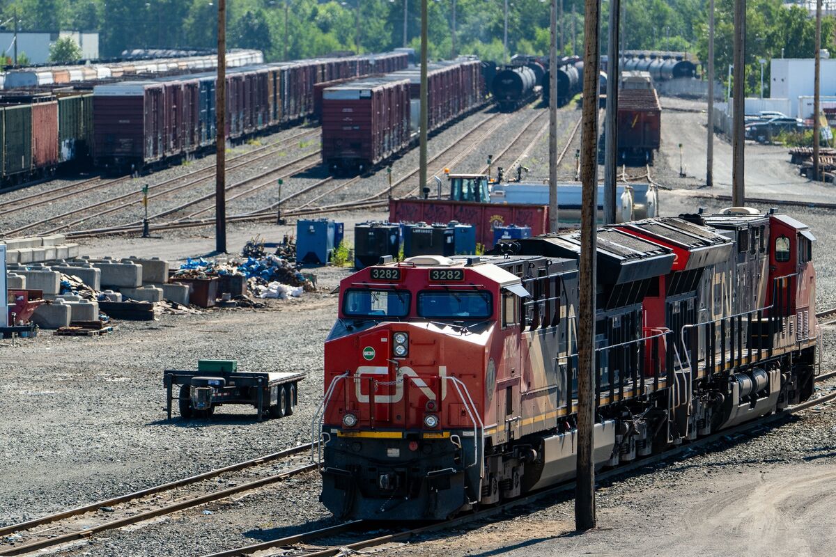 CN Rail Boosts Full-Year Outlook as Customers Navigate Tariffs