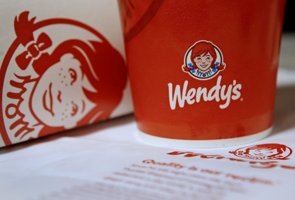 wendy-s-restaurants-linked-to-e-coli-outbreak-in-cdc-inquiry-bloomberg