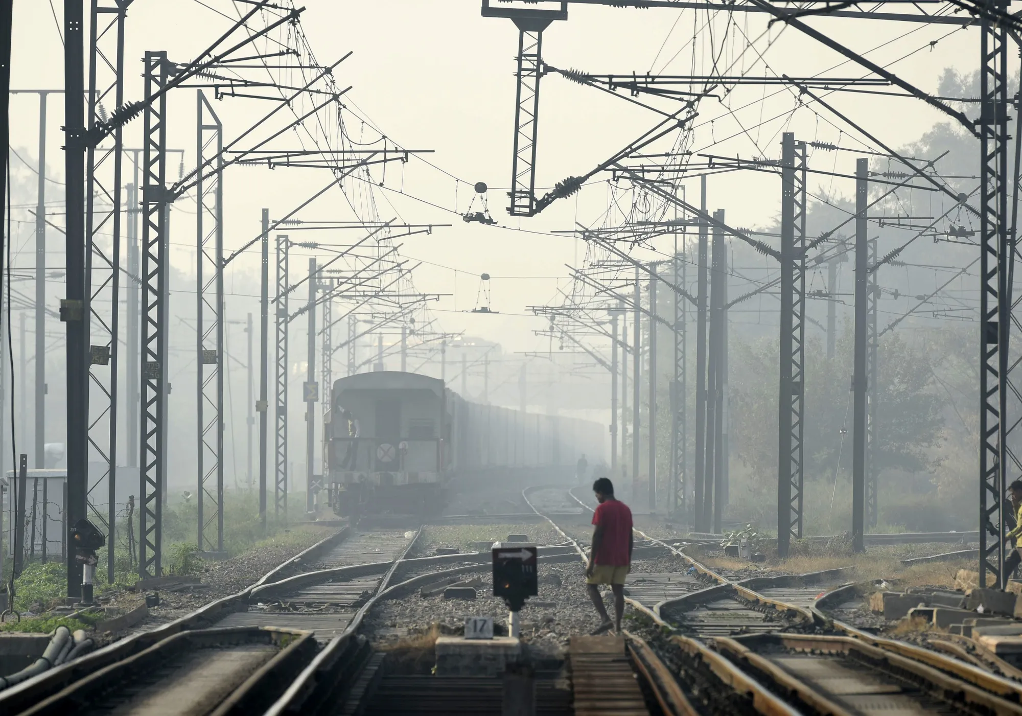 Dense smog at Nizamuddin, New Delhi on Nov. 5.