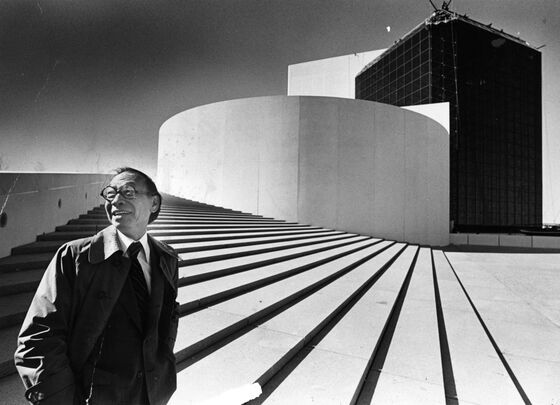 I.M. Pei, Architect Who Designed Louvre Pyramid, Dies at 102