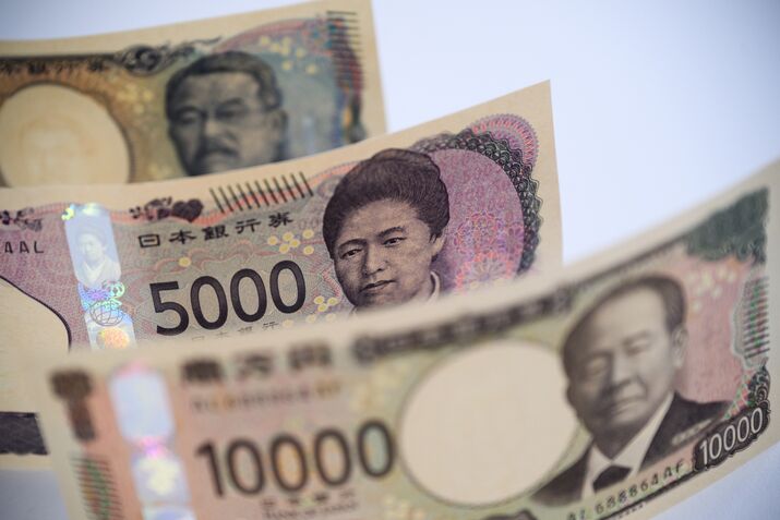 Japanese yen banknotes.