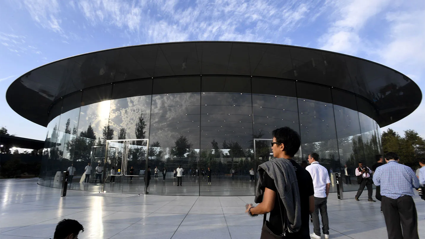 1509997502_C-Apple-Cupertino-1433