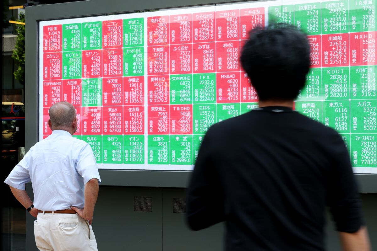 Japan Stocks Rise as US Rate-Hike Bets Ease, AI Chip Shares Gain