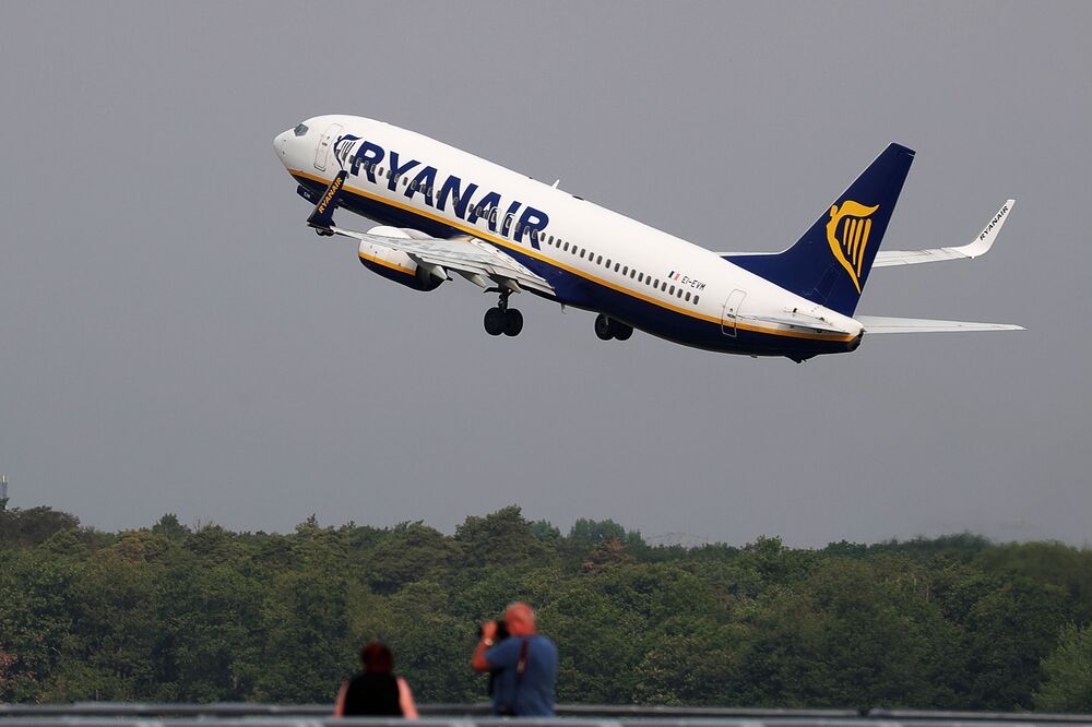 ryanair lost property on plane