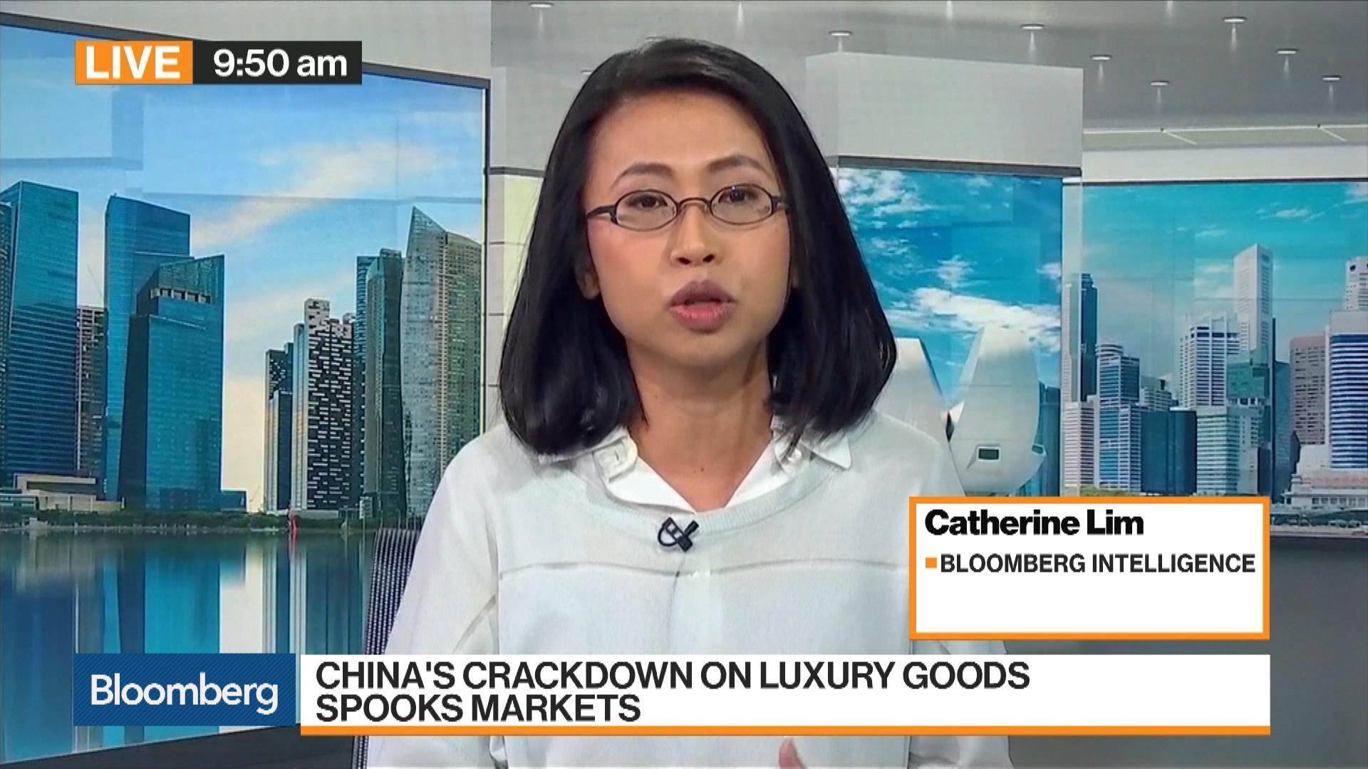 LVMH, Luxury Sector Cut at Barclays on Risk of China Slowdown - Bloomberg