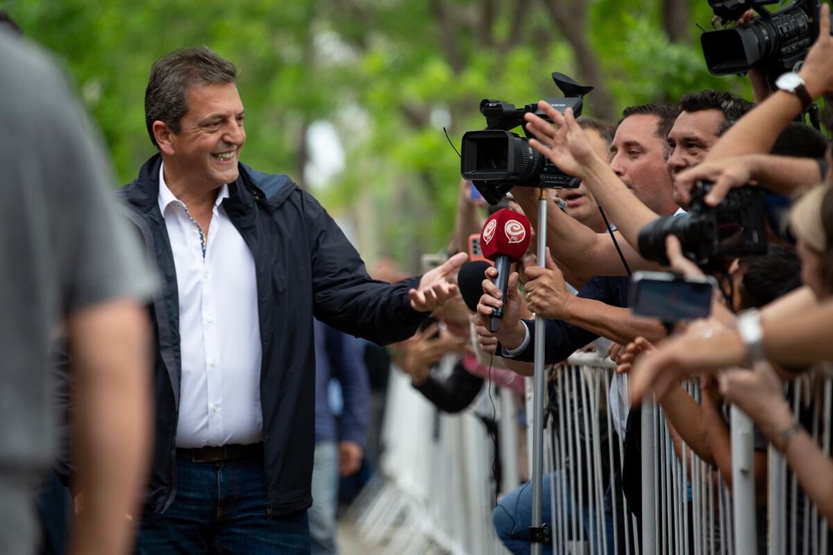 Argentina Markets Brace for Selloff After Massa Forces Runoff