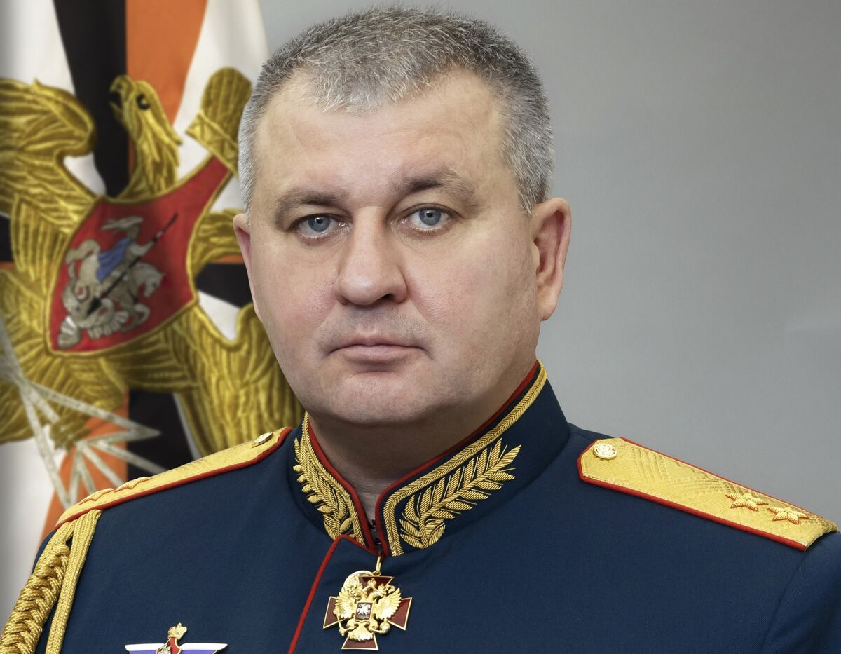 Russia Detains Deputy to Army Chief in Bribery Investigation - Bloomberg