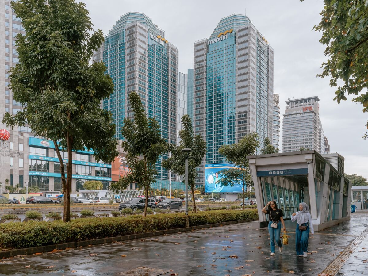 Indonesian State Banks Face Earnings Drag as Credit Risks Rise