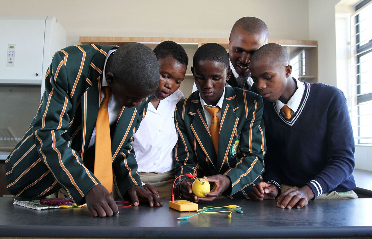 South Africa Assesses Free-Education Cost at $970 Million