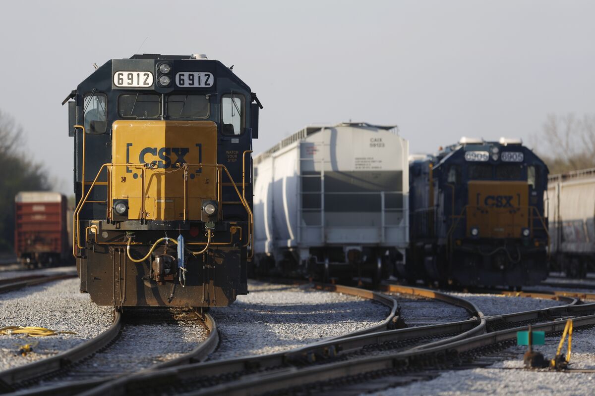 bloomberg.com - Kiel Porter - CSX Chief Executive Open to Deal as Rivals Pursue Mega Merger