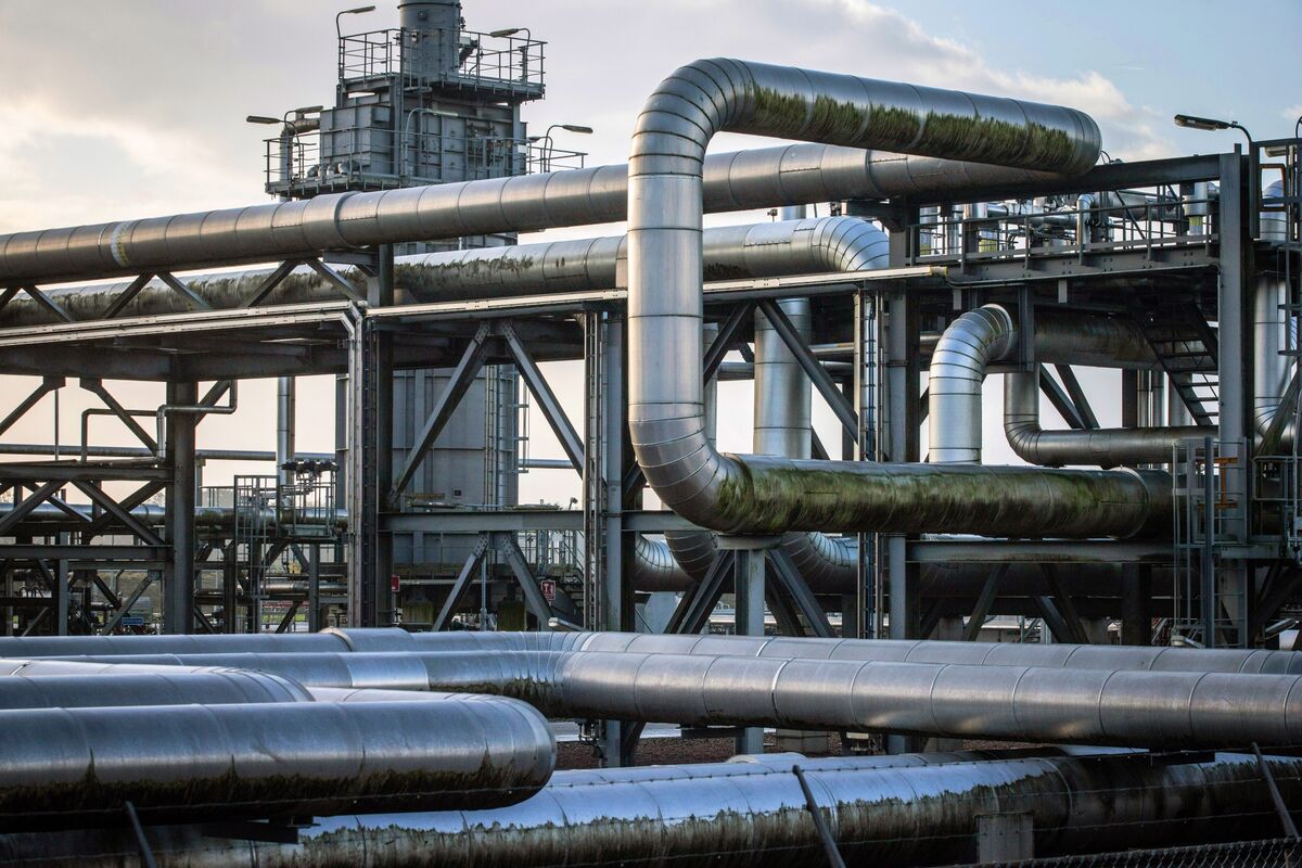 bloomberg.com - John Ainger - ICE to Start Rival Gas Market in London to Sidestep EU Price Cap