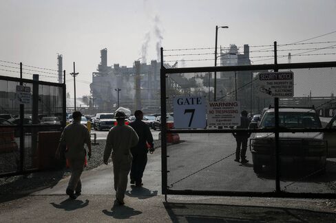 1466569548_exxon torrance refinery