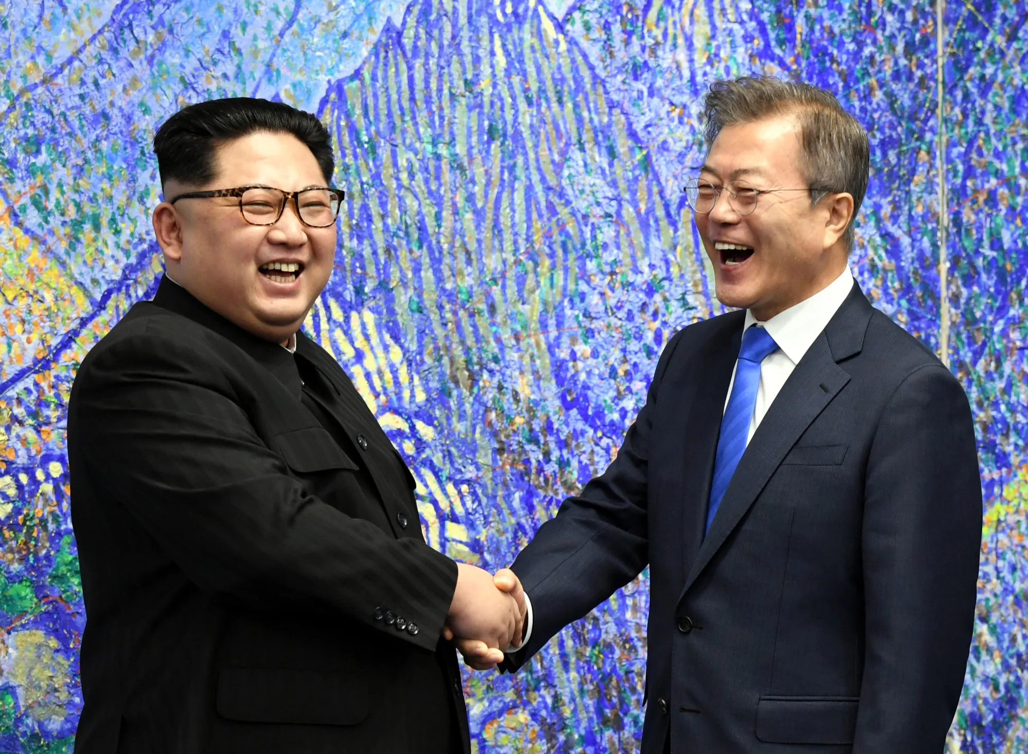 Kim Jong Un with Moon Jae-in in April.