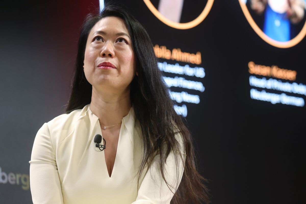 Barclays’ Wei Says ‘Prepare for War’ in Software Refinancing