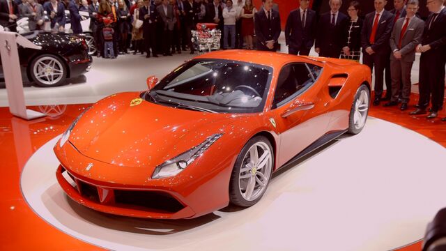 Ferrari 488 GTB モデルカー Ferrari 488 GTB model in 1:18 scale