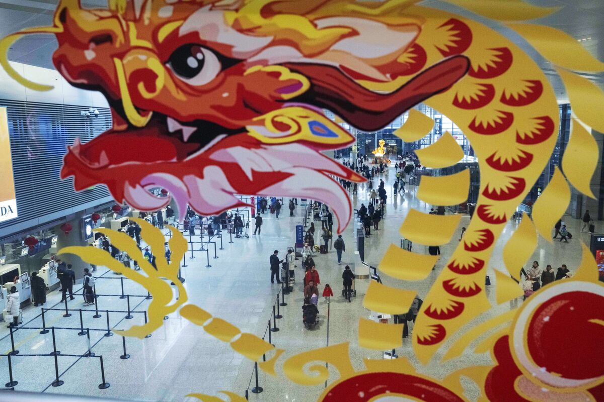 China Plans One-Year Visa-Free Trial for Russian Tourists