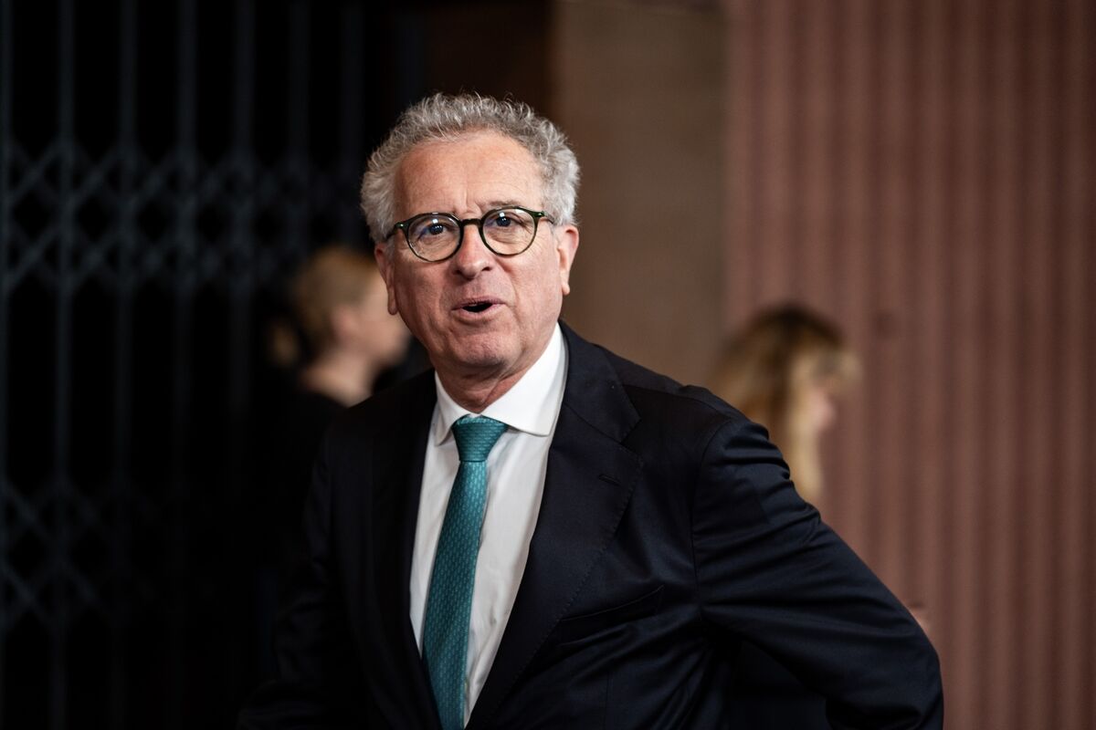 Italy Urged by ESM to Ratify Backstop as Bulgaria Ready to Sign