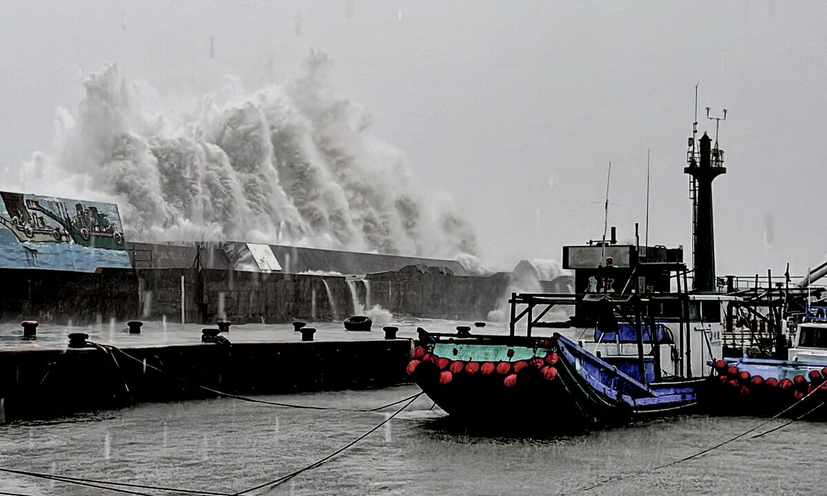 Taiwan Braces for Super Typhoon Kong-Rey After Shutting Exchange