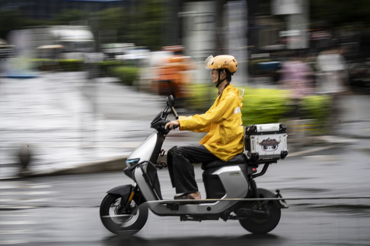 Food-Delivery Firm Meituan Aims to Raise $1 Billion in Bond Sale ...