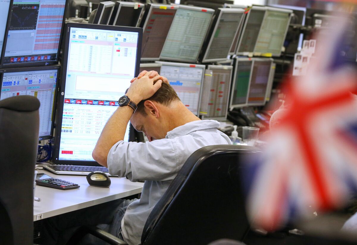 Trader Who Made Billions in 2008 Buys Pound Near All-Time Low - Bloomberg