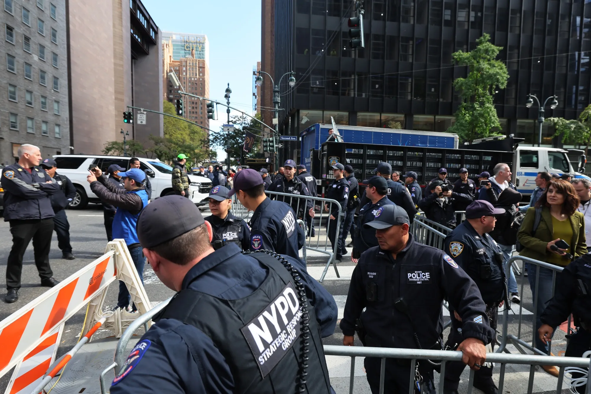 NYPD officers put up barricades as&nbsp;demonstrators gather for&nbsp;a rally for Gaza at the Consulate General of Israel on October 9 in New York City.&nbsp;