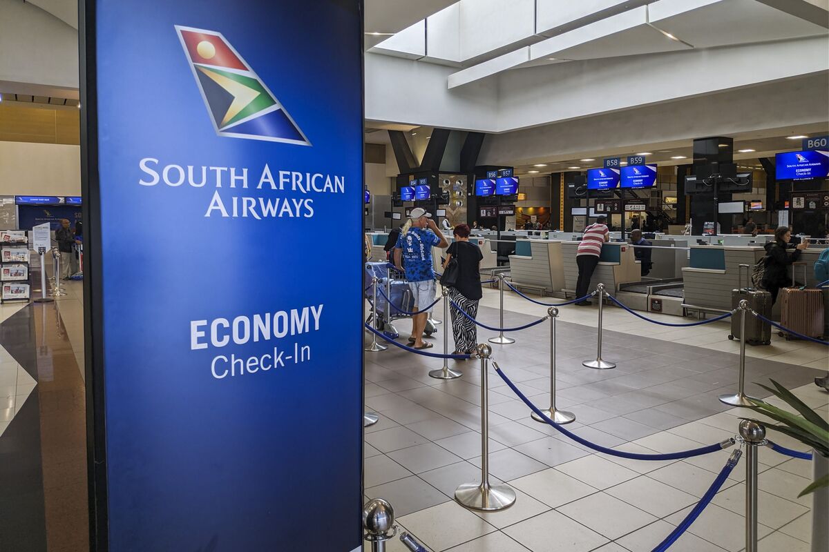 South African Airways Edges Closer to Safety With Union Accord Bloomberg