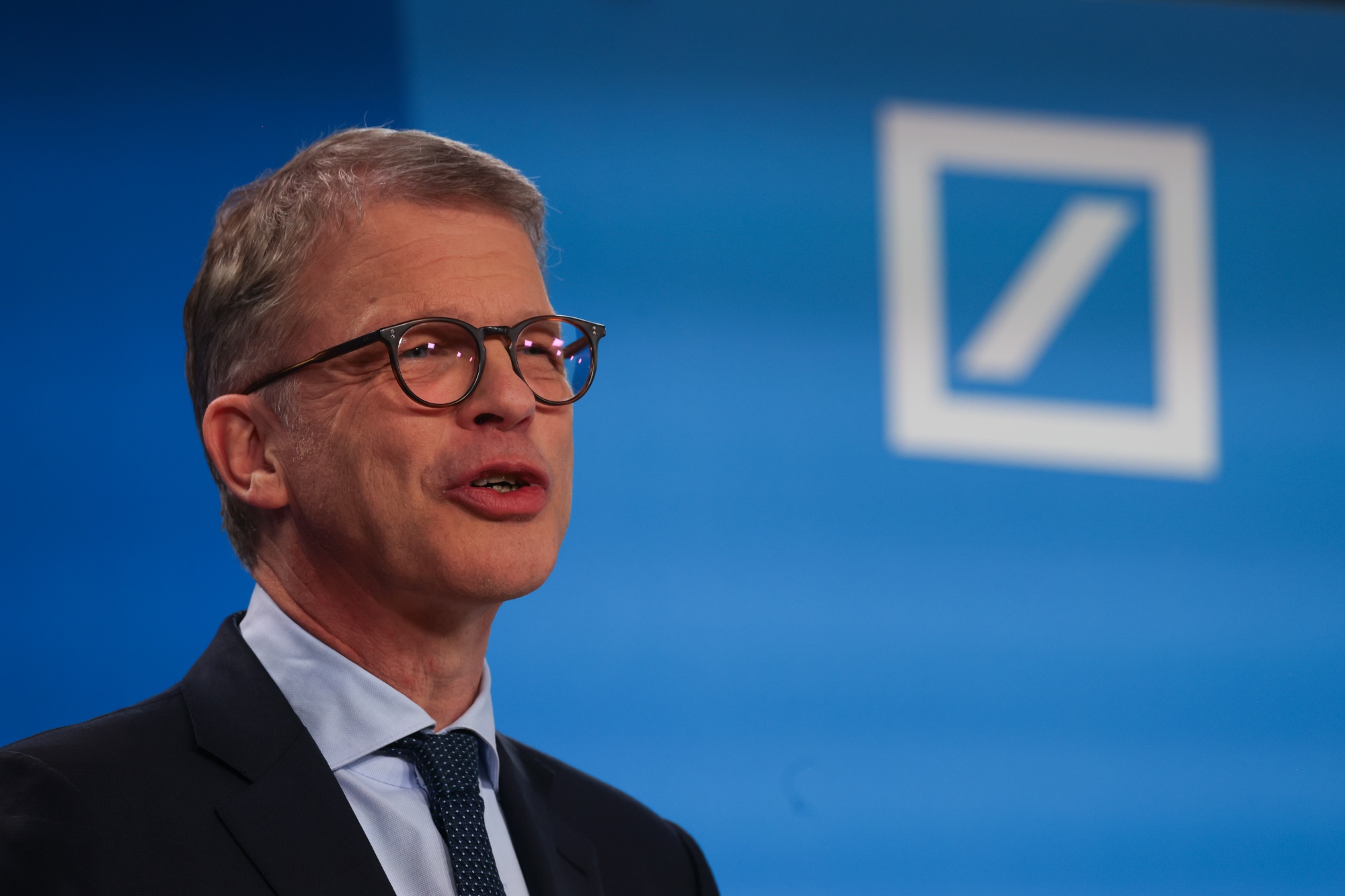 Deutsche Bank CEO Christian Sewing says his firm hasn’t lost money on a loan to a private credit fund in a decade. 