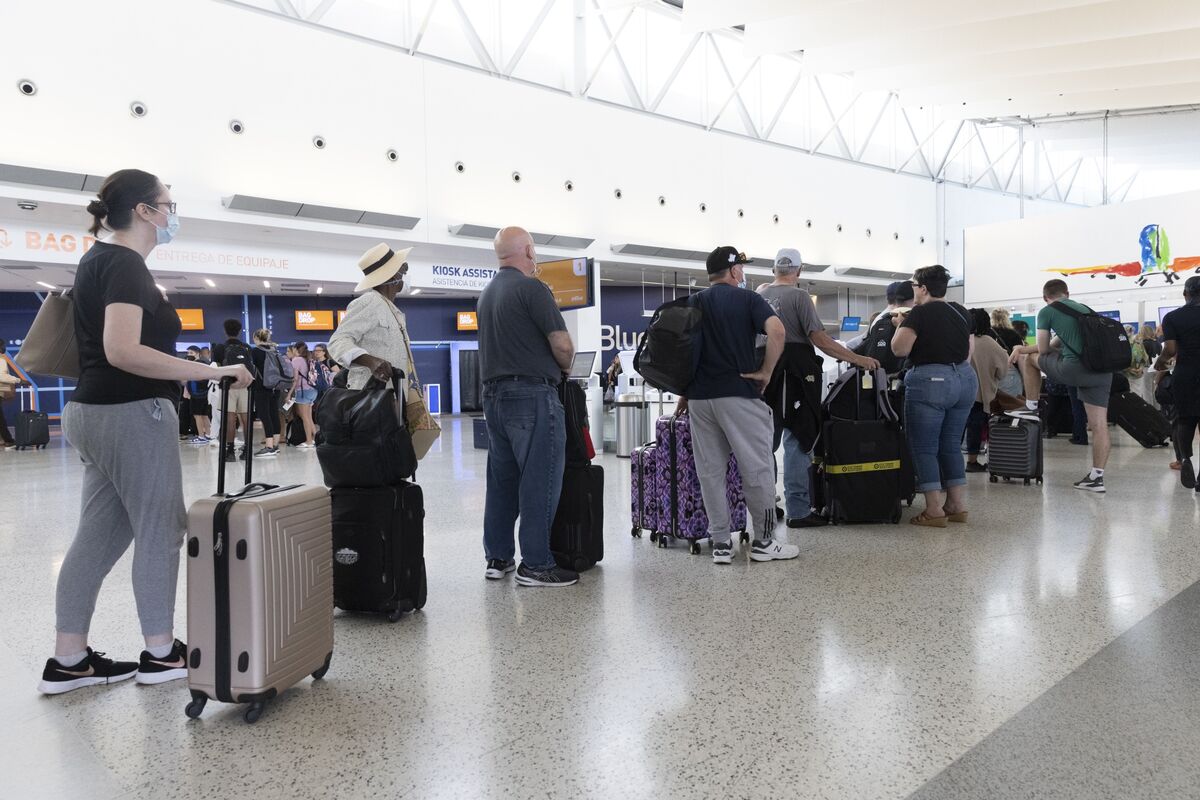 Flight Delays in US Linked to Airlines More Than Government - Bloomberg