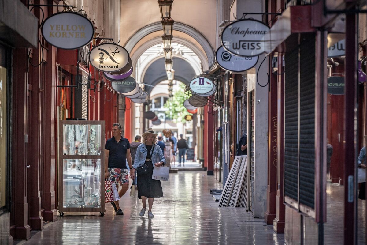 Euro-Zone Inflation Dips Closer to 2% as ECB Holds Rates