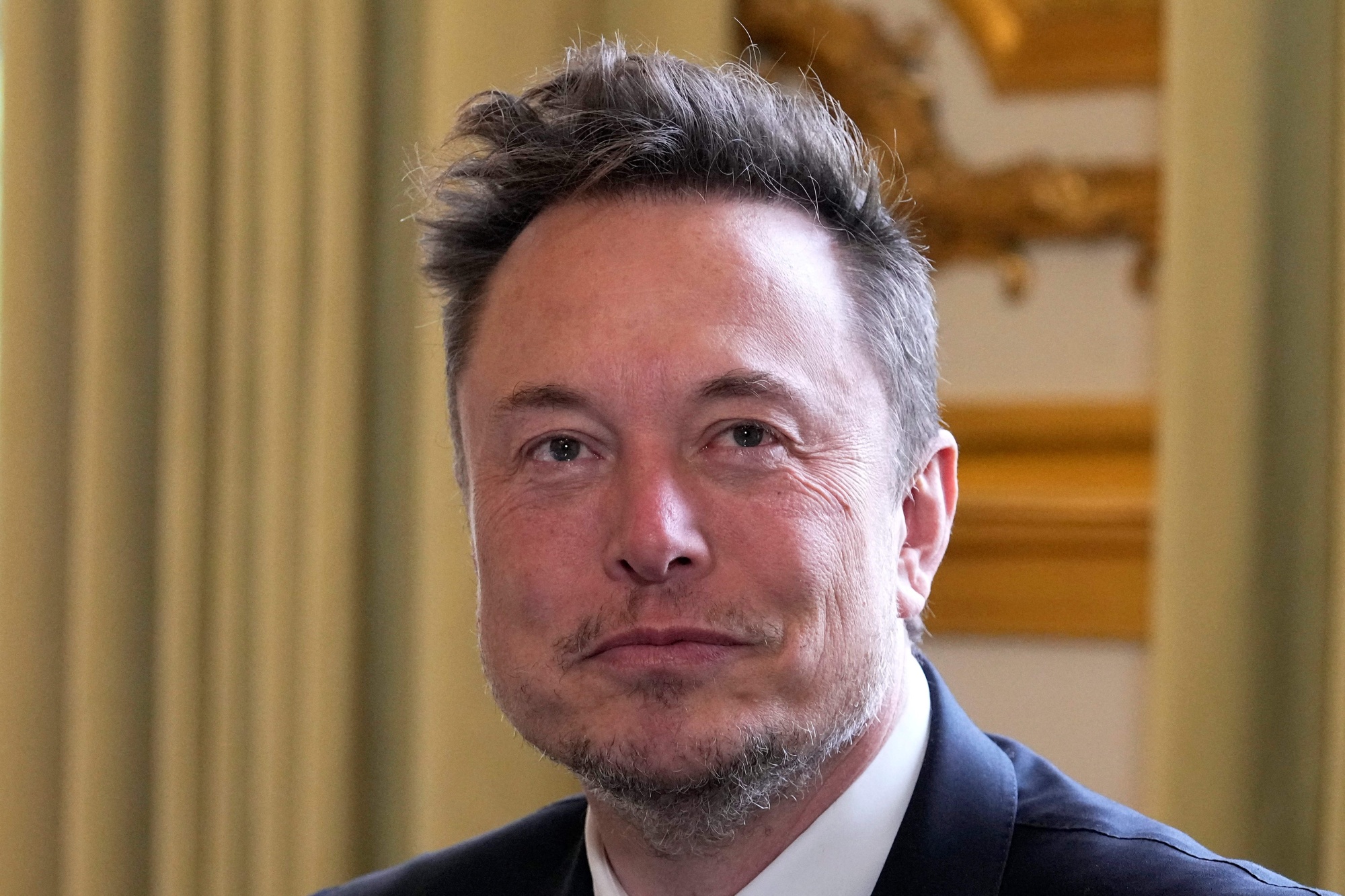 Elon Musk forces Apple App Store to rename Twitter 'X