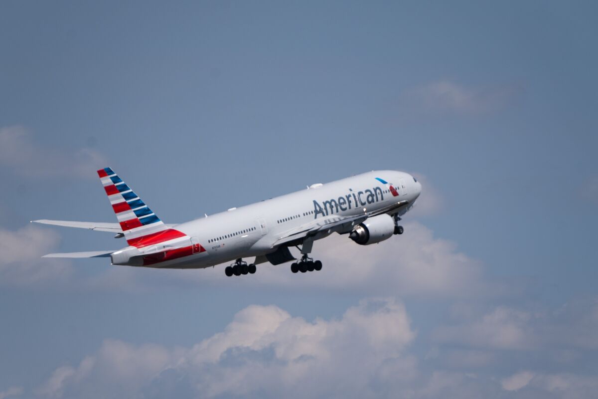 American Airlines to Equip 500 Jets With SpaceX Starlink Wi-Fi Starting 2027