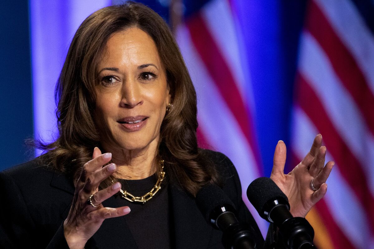 Harris Taps California Donors to Pad Her Money Advantage Over Trump