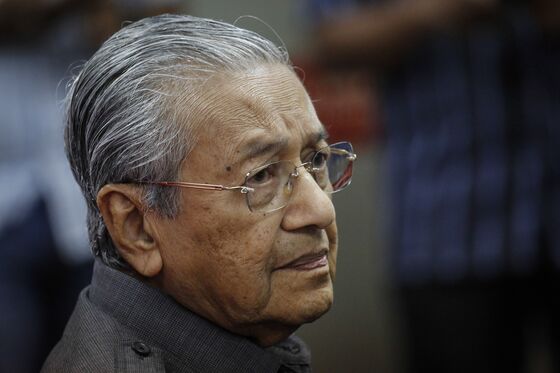 Malaysia Was ‘Cheated’ by Goldman Sachs, Mahathir Tells CNBC