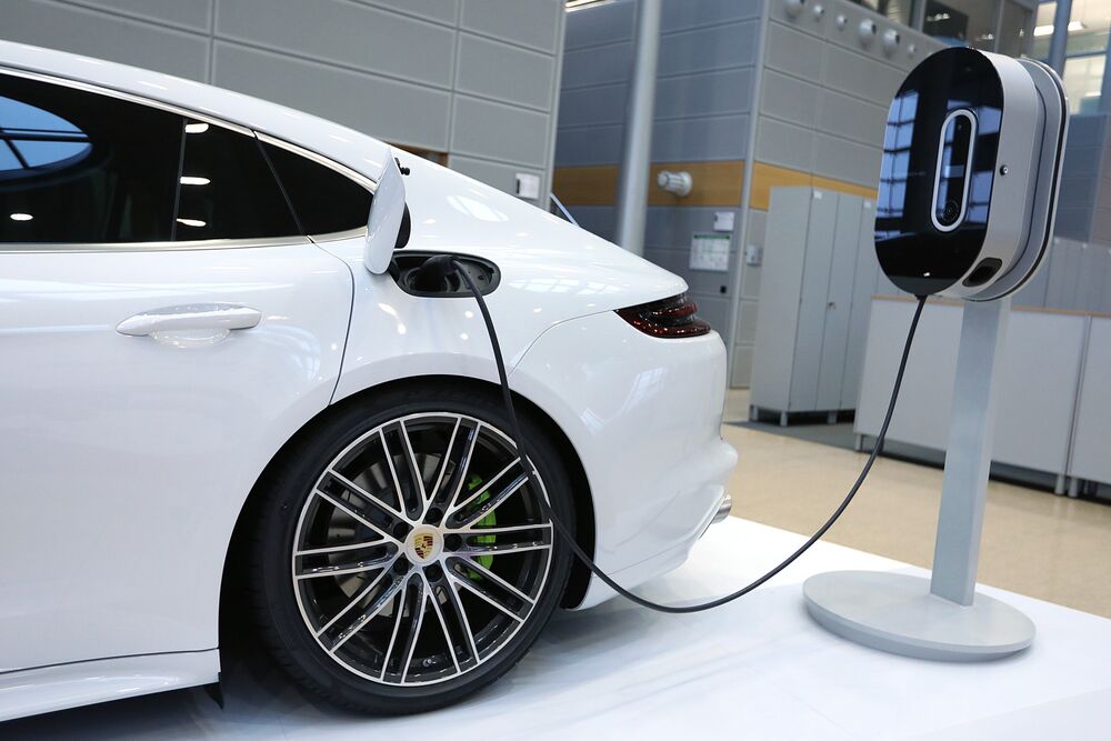 Porsche Is In With Electric Vehicles, Just Not SUVs , Bloomberg