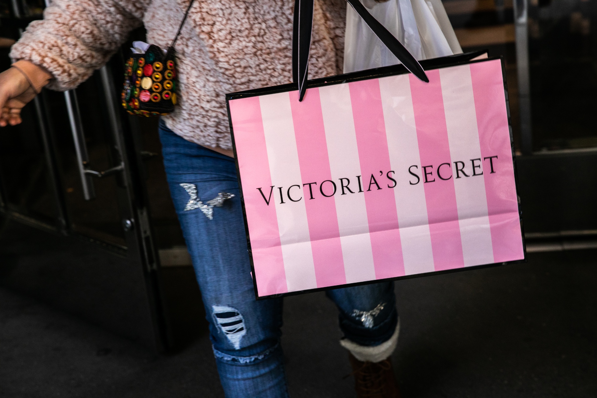 Victoria's Secret (VSCO) Signs 15% Pledge to Boost Black Suppliers,  Promotions - Bloomberg