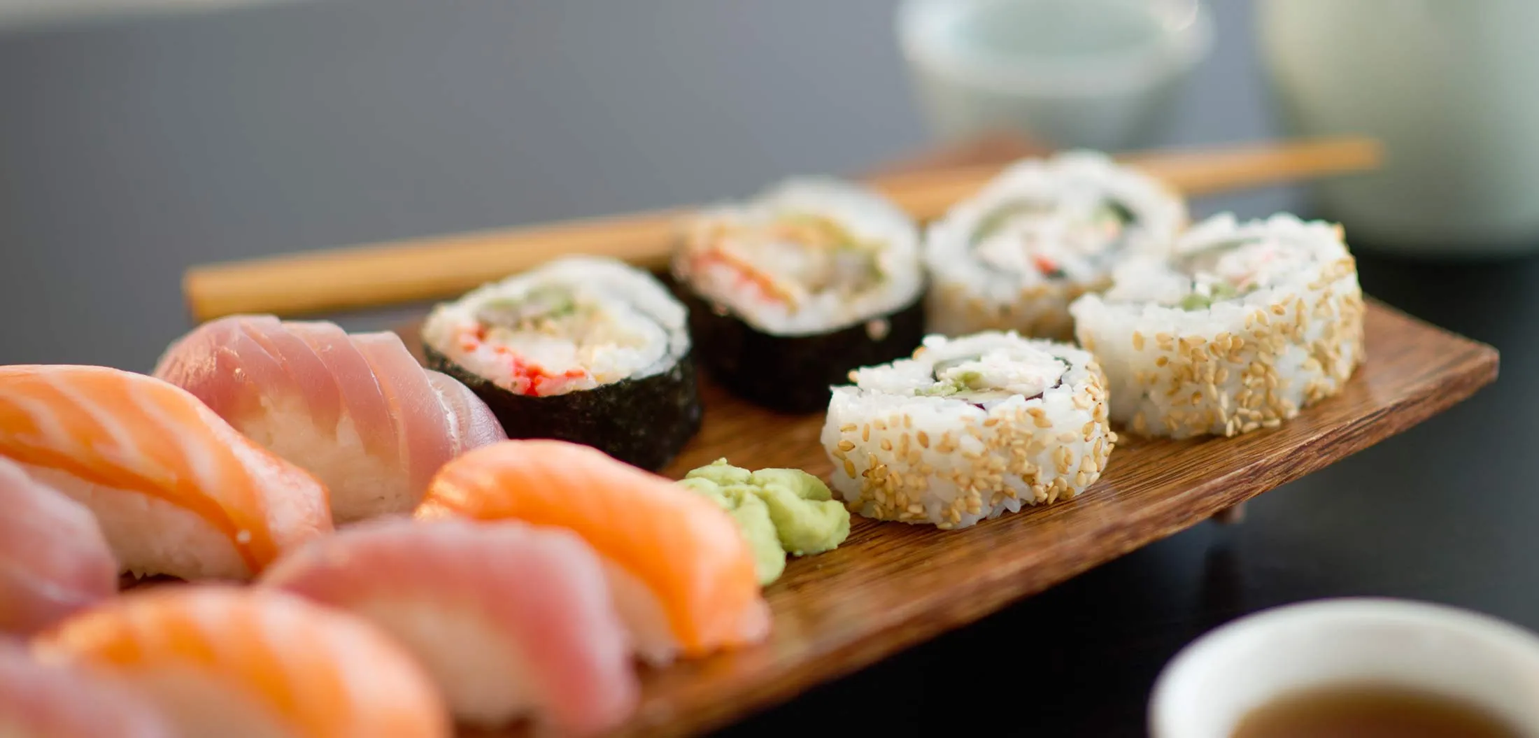 1470942322_sushi-lede