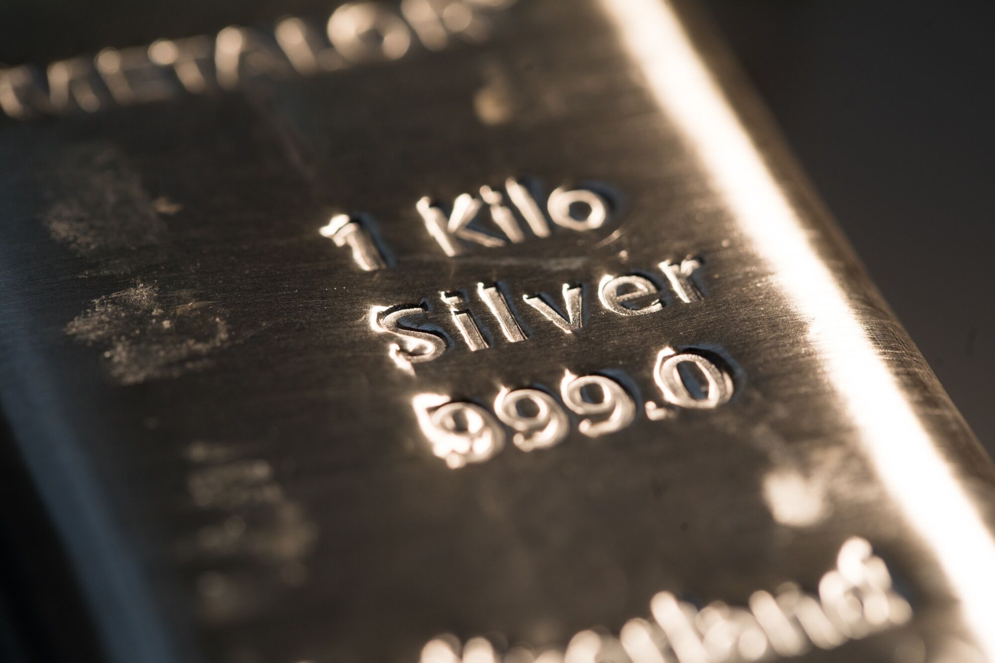 A one-kilogram silver bar.