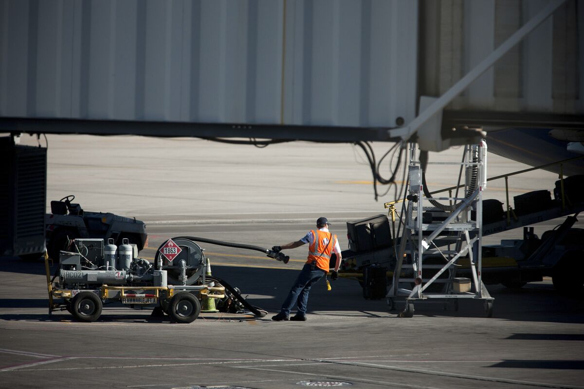 Trump Tells World to Buy More US Jet Fuel, But Supply Is Tight - Bloomberg