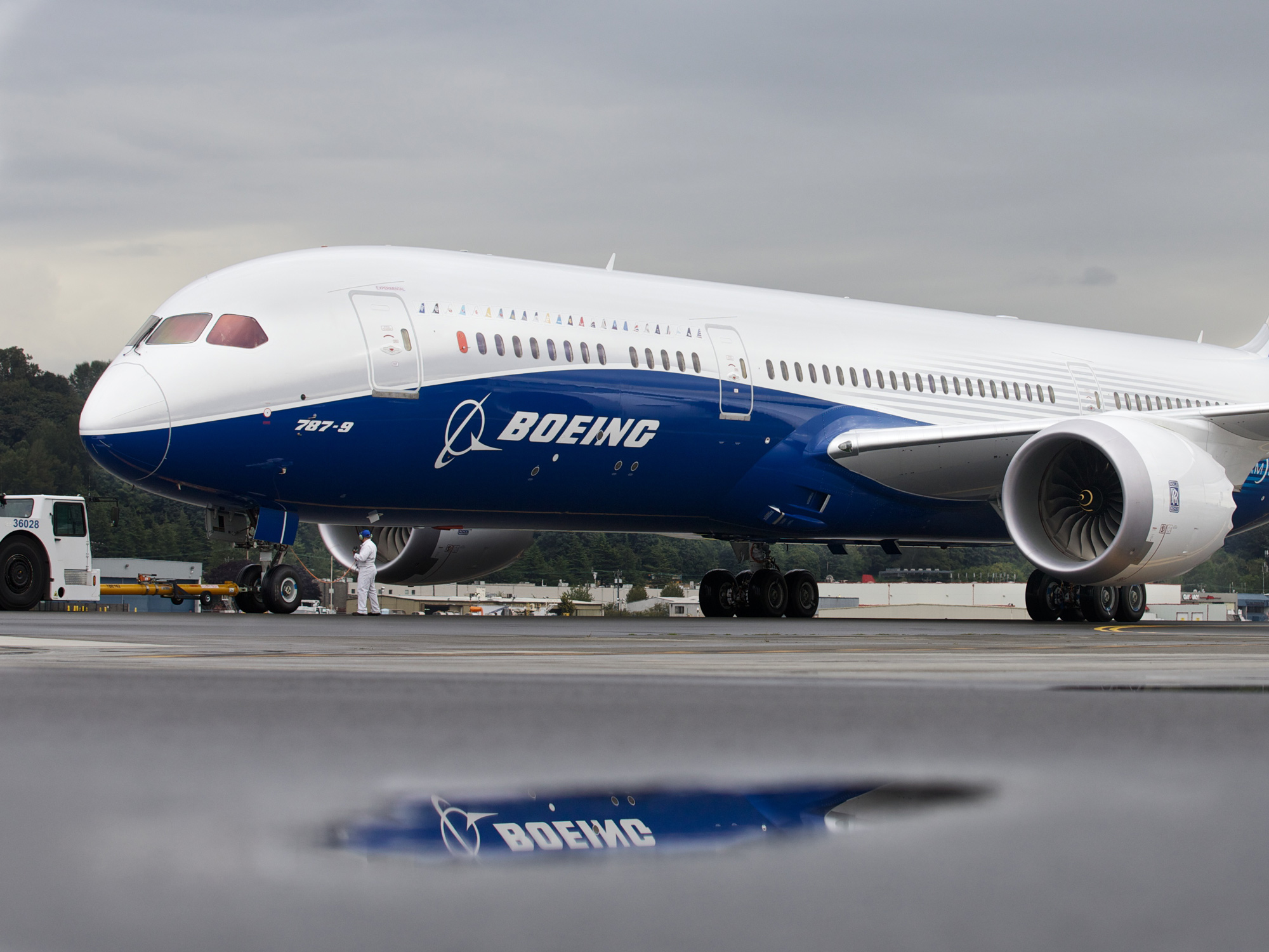 Boeing closing in on Thai deal for 80 Dreamliners - sources