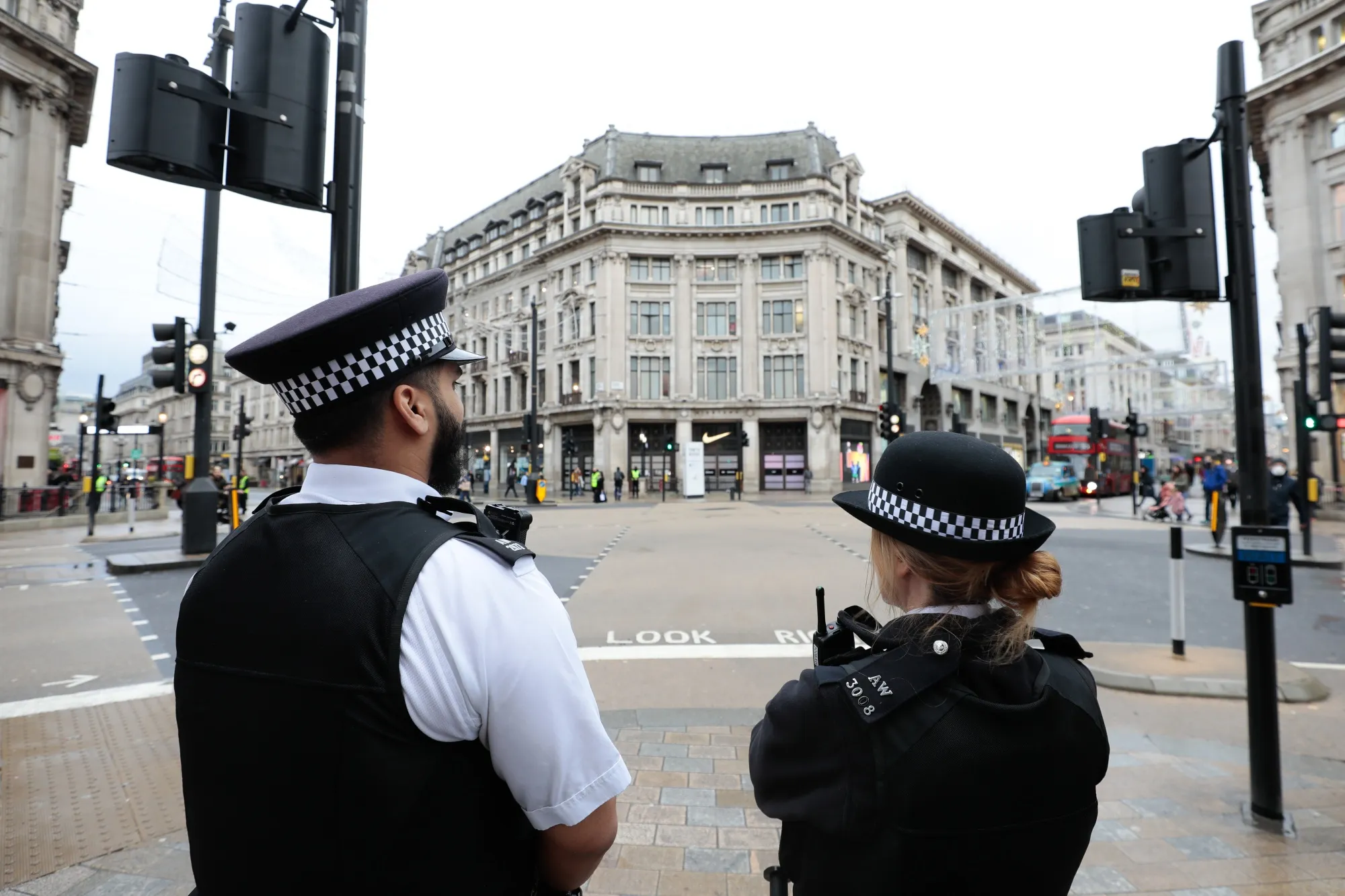 Europe Moves to Isolate U.K. as Mutated Virus Ruins Christmas
