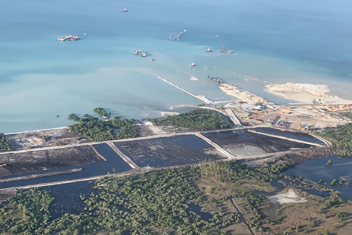 In total, Mozambican staff ask to leave near LNG project as attacks