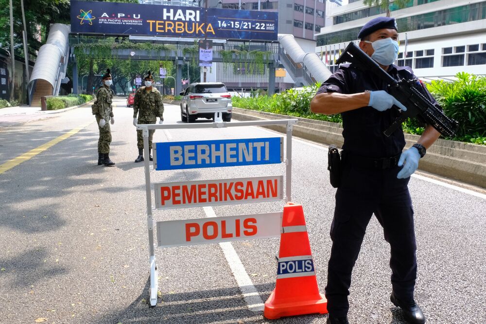 Malaysia Says Lockdown Has Succeeded In Flattening Virus Curve Bloomberg