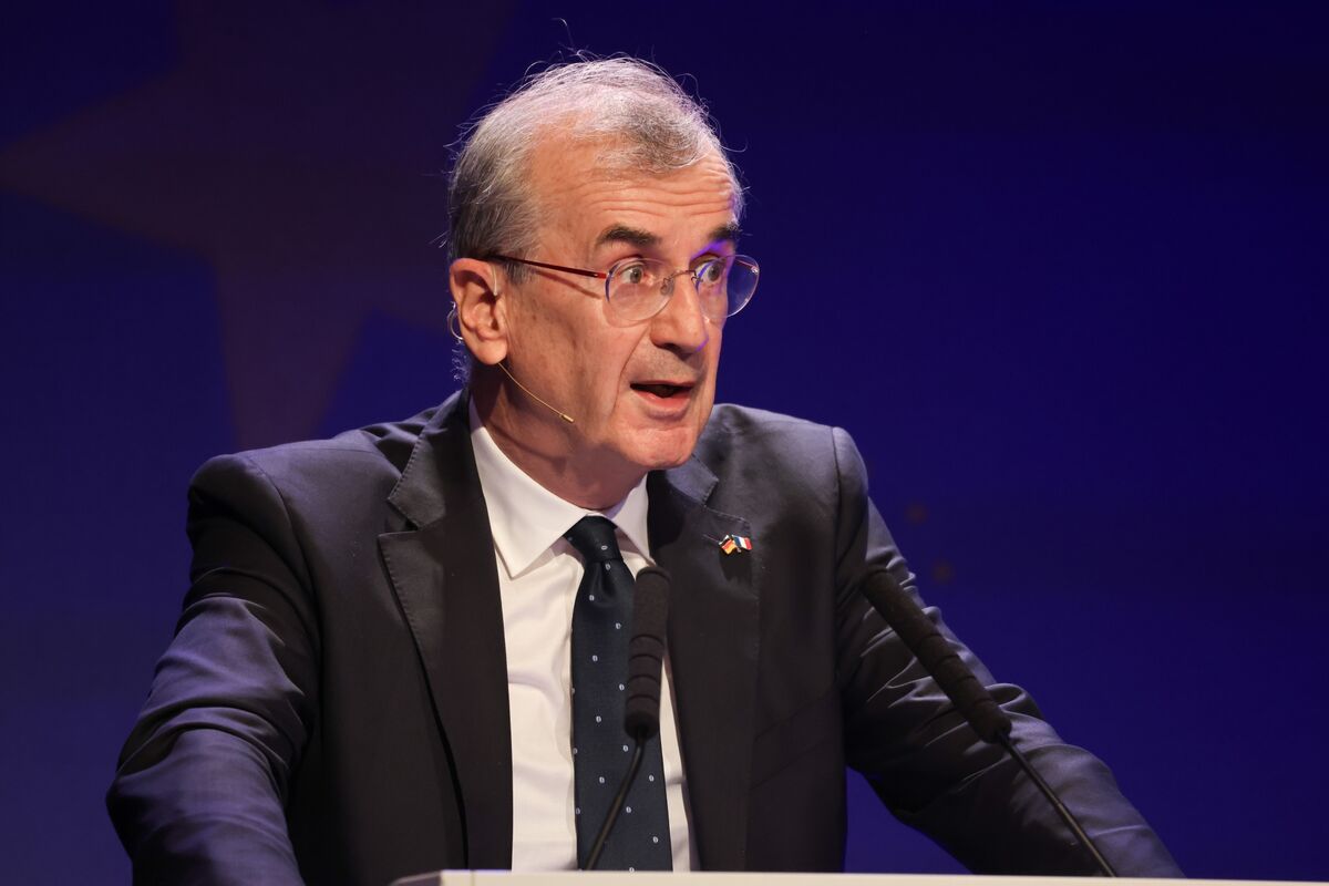 ECB’s Villeroy Blasts ‘Serious Regressions’ of Trump Fed Attacks
