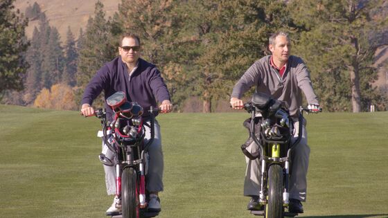 Golf’s Slow Pace Challenged by an Electric Bike That Caddies, Too