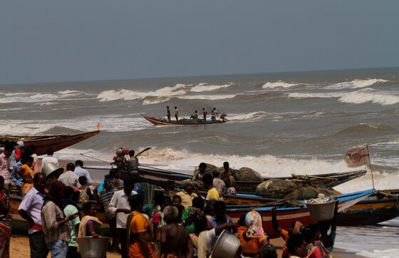 India Begins Evacuating Almost 1 Million for Cyclone Fani 