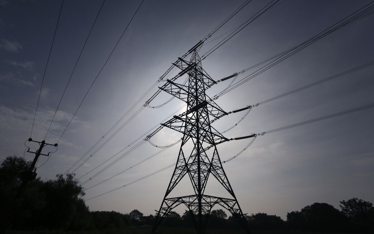 UK Approves Early Power-Project Funding in Race for Grid Parts