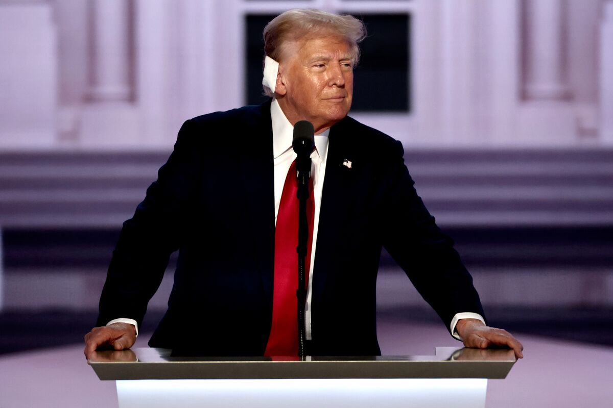 Trump Finds His Script Too Limiting as He Reaches for Rally Riffs