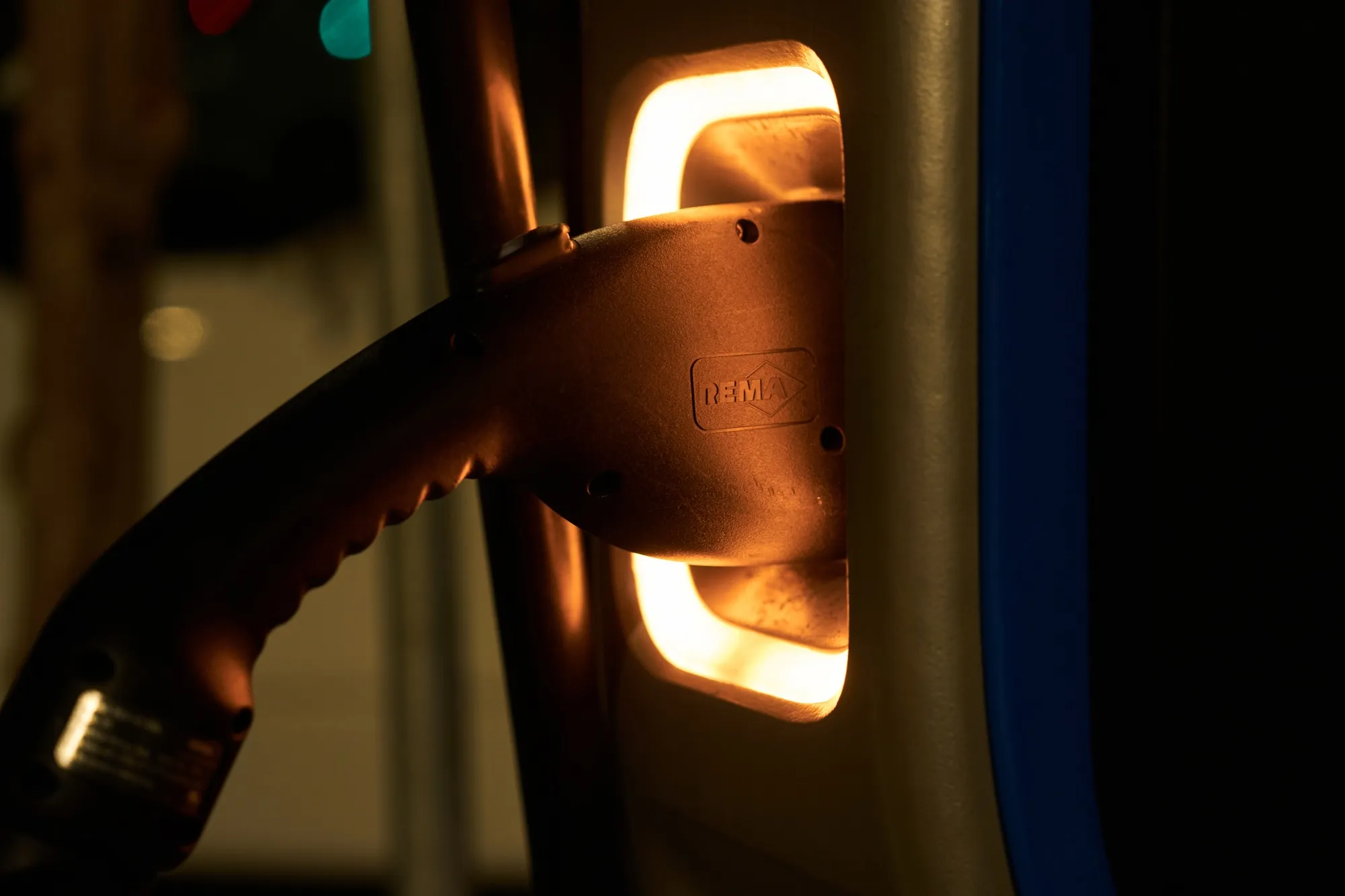 Almost 600 public fast-charging stations were switched on for US drivers in the first three months of the year.&nbsp;