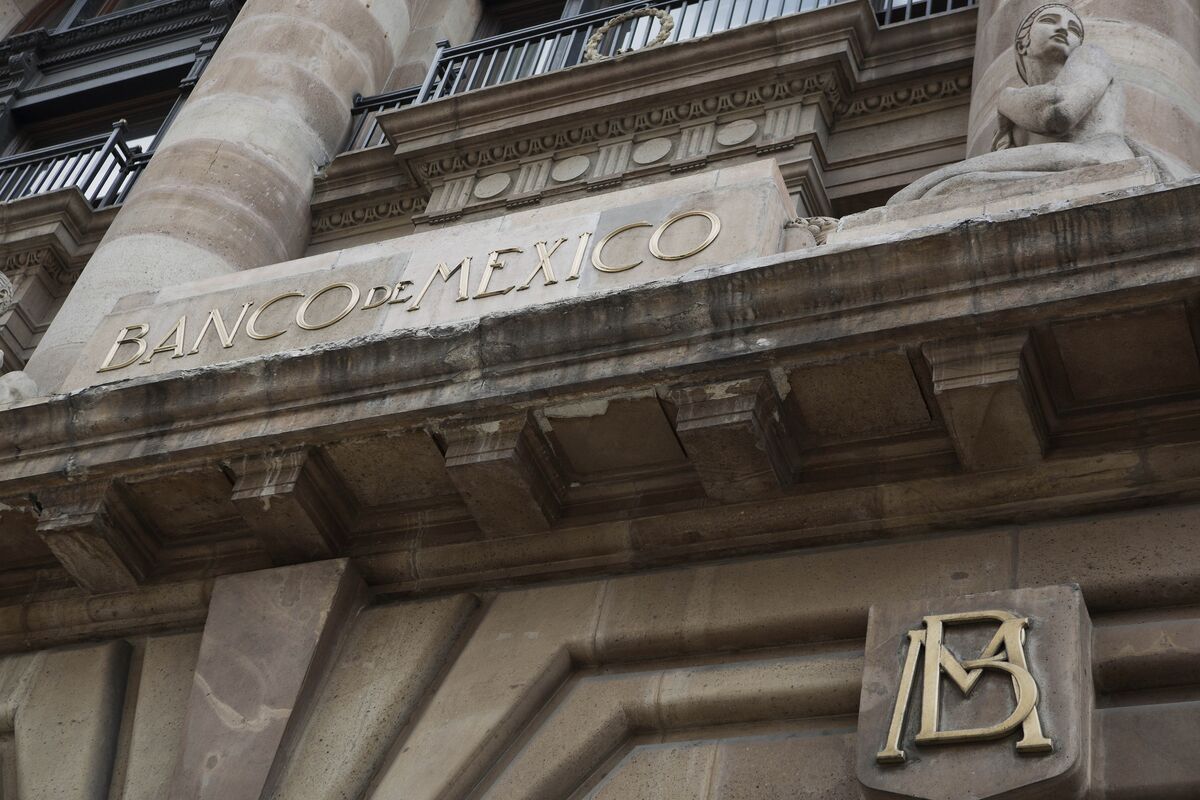 Banxico’s Board Sees Gradual Interest Rate Cuts In 2024, December ...