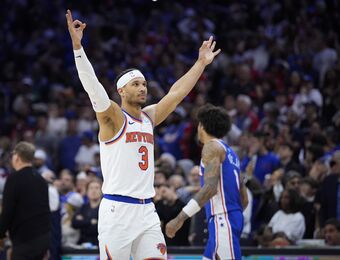 relates to Knicks advance to the Eastern Conference semis, topping 76ers 118-115 in Game 6
